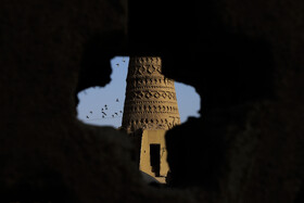 کاروانسرای شفیعآباد ، که قدمتش به دوره قاجاریه برمیگردد، به علت محل قرارگیری آن و همنشینی با کلوتها، از روزگاران قدیم بهعنوان آخرین توقفگاه کاروانها پیش از ورود به کویر بهحساب میآید.