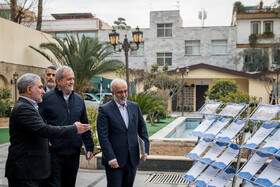  مسعود پزشکیان، رئیس جمهور و محسن اسماعیلی، معاون امور مجلس رئیس جمهور در بازدید از معاونت راهبردی نهاد ریاست جمهوری