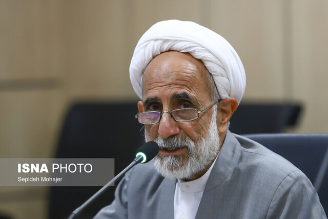 توجه آیتالله واعظزاده خراسانی بر روابط بینالمللی دانشگاه