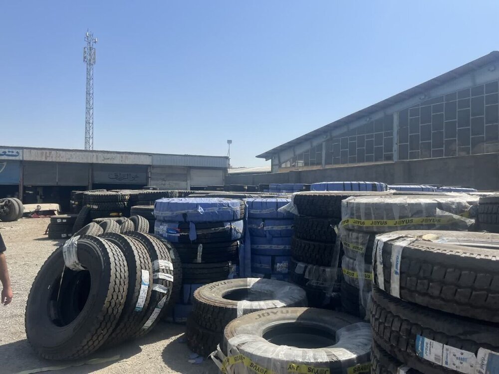 کشف بیش از ۲۰۰۰ حلقه لاستیک قاچاق در سیستان و بلوچستان