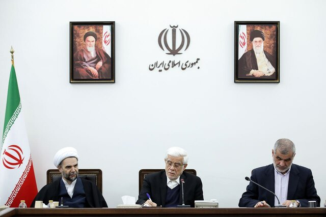 اخبار سیاسی ۸دی؛ هشدار درباره جنگ روانی در بازار ارز/تکذیب ابقاء رئیسکل بانک مرکزی