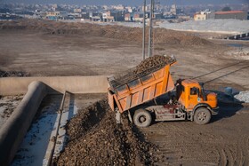 تخلیه چغندر جهت شستشو در کارخانه قند اصفهان