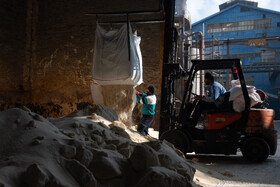 محل تخلیه شکر خام در کارخانه قند اصفهان