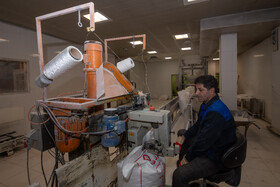 محل دوخت درب گونی‌های شکر در کارخانه قند اصفهان