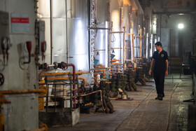 در این مرحله شربت رقیق به شربت غلیظ تبدیل می شود. هفت برج اواپراسیون در کارخانه موجود است که تبادل حرارتی بین بخار عبوری از پوسته اصلی و شربت عبوری از درون لوله ها باعث غلیظ شدن شربت می شود.