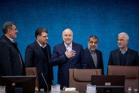 محمدباقر قالیباف، رییس مجلس شورای اسلامی و اسکندر مومنی، وزیر کشور در نشست استانداران سراسر کشور با موضوع انتخابات سال ۱۴۰۵