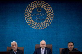 محمدباقر قالیباف، رییس مجلس شورای اسلامی و اسکندر مومنی، وزیر کشور در نشست استانداران سراسر کشور با موضوع انتخابات سال ۱۴۰۵