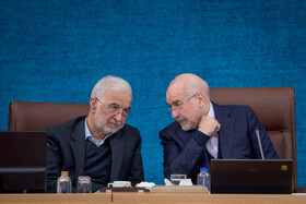 محمدباقر قالیباف، رییس مجلس شورای اسلامی و اسکندر مومنی، وزیر کشور در نشست استانداران سراسر کشور با موضوع انتخابات سال ۱۴۰۵