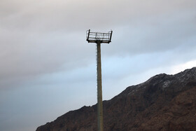 بخش اعظم پرژکتور های ورزشگاه ۱۵ خرداد به ورزشگاه آزادی منتقل شده است تا آن ورزشگاه برای میزبانی لیگ یک مهیا شود