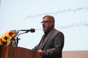 حبیب رجبی‌مشهدی، معاون پژوهش و فناوری دانشگاه فردوسی مشهد در اختتامیه هفته پژوهش در دانشگاه فردوسی مشهد