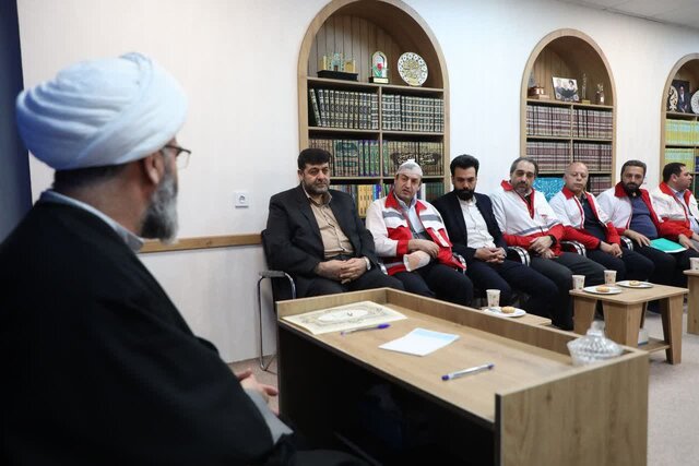 لباس هلالاحمر نماد آرامش و تسکین در شرایط بحرانیست