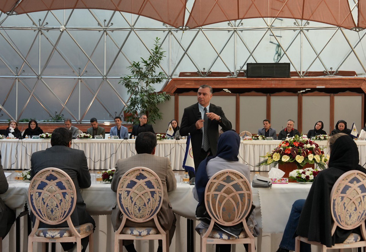 چهارمین همایش ملّی کارآفرینان سفیر گفتمان با تمرکز بر توسعه آموزش ملّی برگزار شد