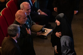 زینب سلیمانی و ایرج مسجدی، معاون هماهنگ‌کننده نیروی قدس سپاه در اجرای سمفونی «ایران مرد»