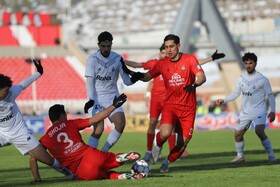 دیدار معوقه هفته هفتم لیگ برتر فوتبال؛ تراکتور - ملوان بندرانزلی