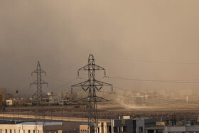 هجوم ریزگردها به آسمان یزد