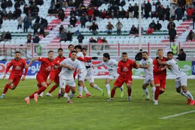 دیدار معوقه هفته هفتم لیگ برتر فوتبال؛ تراکتور - ملوان بندرانزلی