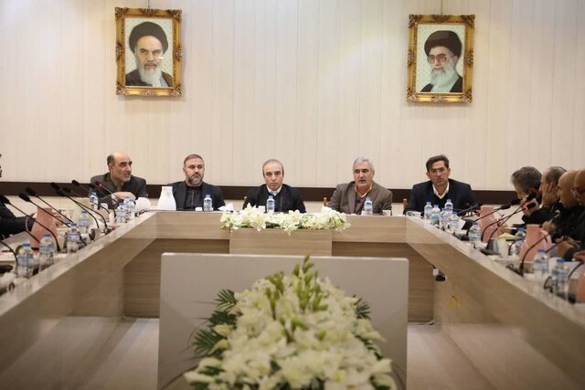 واردات نهاده‌ها و هوشمندسازی عرضه مرغ در اولویت قرارگاه اقتصادی است