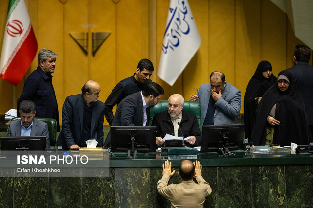 اخبار سیاسی ۱۵دی؛ اسامی امضاکنندگان «سوال از رئیس جمهور»/۱۱ قلم کالای طرح جدید کالابرگ