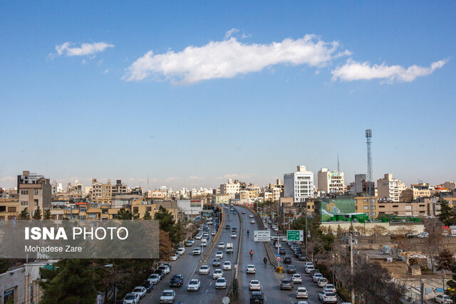 عکس آرشیوی است. کیفیت «قابلقبول» هوای پایتخت