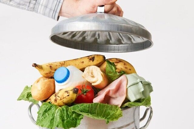 عکس تزیینی است. غذای گران، دورریز گسترده / نسخه وزارت بهداشت برای کاهش ضایعات غذایی در کشور