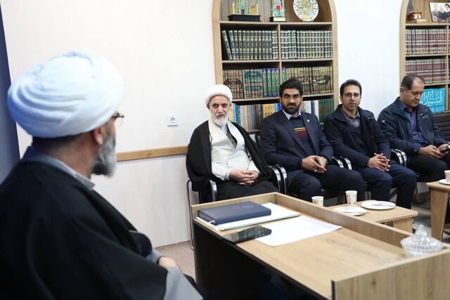 تاکید نماینده ولی‌فقیه بر لزوم گفت‌وگو و اقناع‌سازی دانشجویان