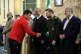 تجلیل از مسعود رستگار قهرمان جودو ناشنوایان در مراسم تجلیل از قهرمانان و مدال آوران ورزش کرمانشاه