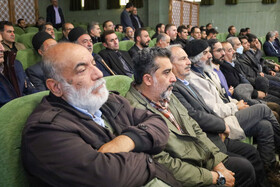 نشست فرهیختگان و فعالان فرهنگی استان چهارمحال و بختیاری با رئیس جمهور