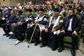 نشست فرهیختگان و فعالان فرهنگی استان چهارمحال و بختیاری با رئیس جمهور