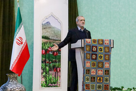 مسعود پزشکیان، رئیس جمهور در جمع فرهیختگان و فعالان فرهنگی استان چهارمحال و بختیاری