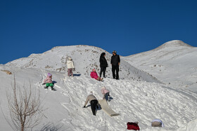 تفریحات زمستانه در دامنه رشته کوه زاگرس - شیراز