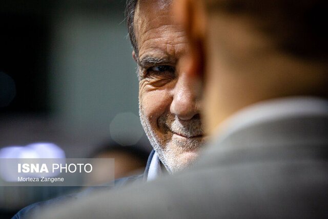 دو رفتار سیاسی نادر