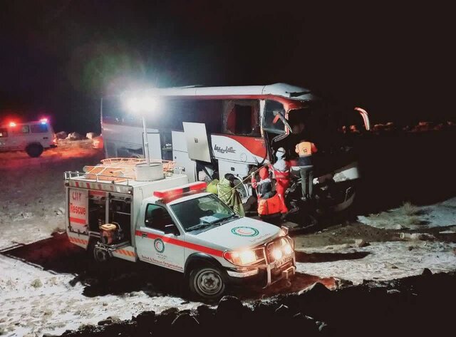 برخورد اتوبوس با کامیون در محور سربیشه_نهبندان