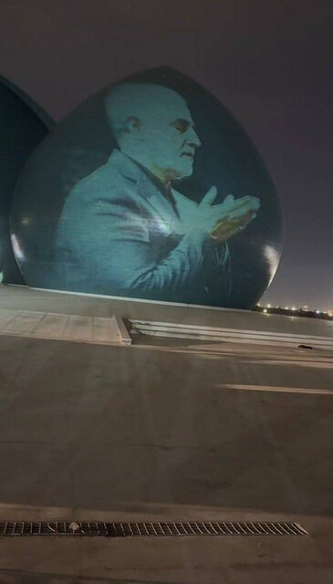 مزیّن شدن «یادمان شهید» در بغداد به تصاویر شهیدان سلیمانی و ابومهدی