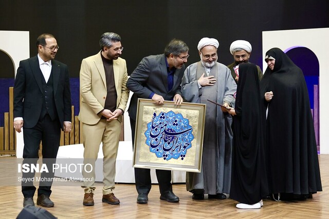 «نشان مشهدالرضا(ع)»؛ زمینه‌ساز تقویت هویت دینی و ملی در کشور