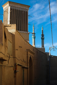 مسائل محیط زیستی که در کشور با آنها مواجه هستیم، نتیجه بارگزاری‌های صورت گرفته در دهه‌های گذشته بدون توجه به ظرفیت‌های محیط زیستی بوده است به طوری که امروز با انواع و اقسام مشکلات محیط زیستی و شرایط شکننده و آسیب‌پذیری دست و پنجه، نرم می‌کنیم.