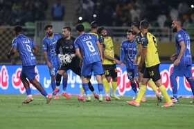 شب پرحاشیه سپاهان و استقلال با شکست ثانیه‌آخری طلایی‌پوشان در خانه