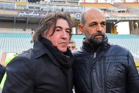 محرم نویدکیا، سرمربی تیم فوتبال سپاهان اصفهان و ریکاردو ساپینتو، سرمربی تیم فوتبال استقلال تهران