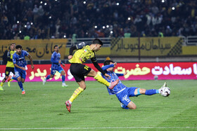 دیدار معوقه هفته دهم لیگ برتر فوتبال، سپاهان - استقلال