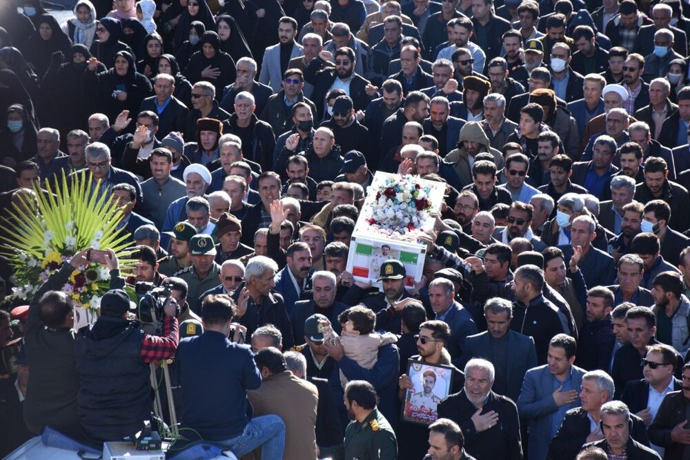 تشییع پیکر مرزبان شهید «رحیم مجیدی‌مهر» در یاسوج