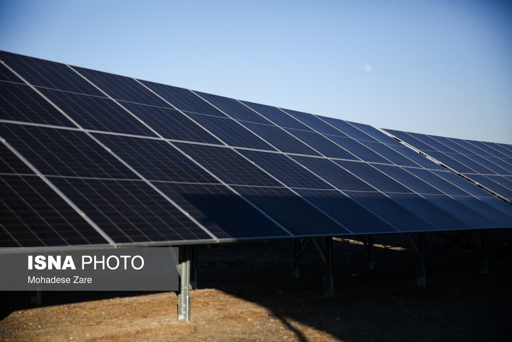 افتتاح و آغاز عملیات اجرایی ۱۷۰ مگاوات نیروگاه‌ تجدیدپذیر در استان مرکزی