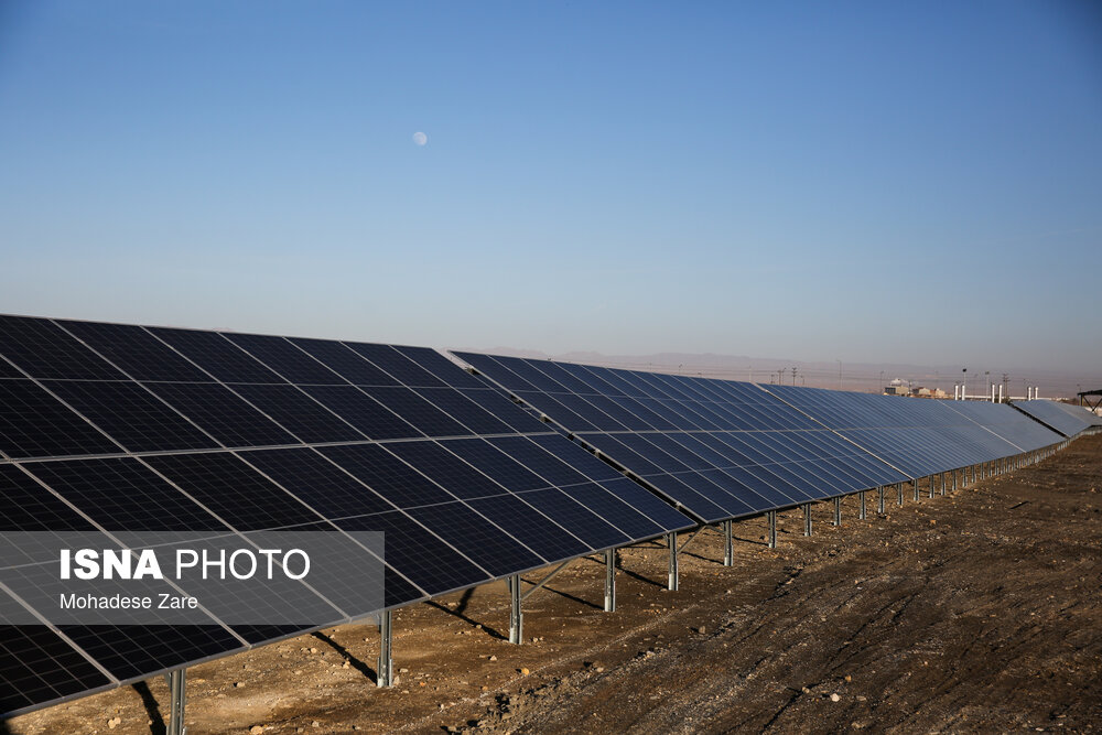 آغاز بهره‌برداری ۸ مگاوات نیروگاه خورشیدی در قم