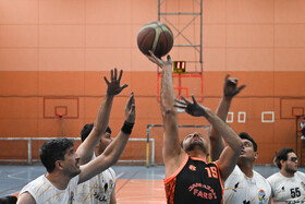 مسابقه تیم های "جانبازان فارس و تیم شهر مبل یزد" در لیگ بسکتبال با ویلچر کشور - شیراز