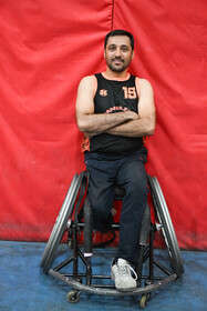«عبدالله گلکاری » دارای «معلولیت فلج اطفال» عضو تیم بسکتبال با ویلچر جانبازان فارس در لیگ کشور