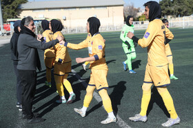 هفته سیزدهم لیگ برتر فوتبال بانوان؛ فرا ایساتیس کران - خاتون بم