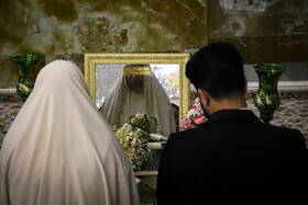 «عَقدِ بالاسر حضرت» سنتی مذهبی که همچنان در میان خانواده‌های مشهدی جریان دارد.
