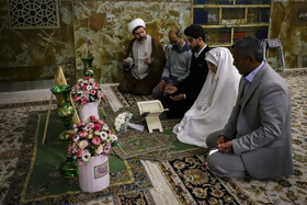 آیین عقد در بالاسر حضرت امام رضا(ع)، در ایام اعیاد مذهبی با استقبال بیشتری مواجه می‌شود.