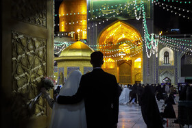 روز ولادت حضرت علی(ع)، از شلوغ‌ترین روزها برای برگزاری عقد در حرم مطهر رضوی است.
