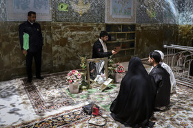 بسیاری از خانواده‌های مشهدی، برگزاری عقد در حرم رضوی را به‌عنوان آغاز زندگی مشترک انتخاب می‌کنند.