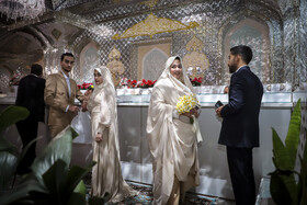 بسیاری از زوج‌های جوان، ایام ولادت حضرت علی(ع) را زمان مناسبی برای برگزاری عقد بالاسر حضرت می‌دانند.