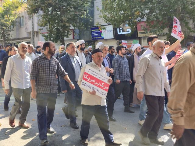 مردم تویسرکان هتک حرمت به قرآن و مقدسات را محکوم کردند